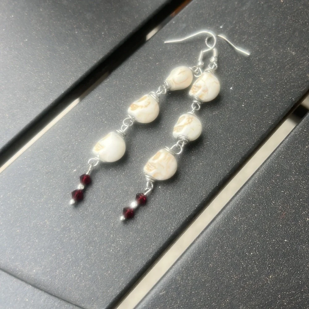Hand crafted Howlite skull Swarovski Crystal earrings - Picture 3 of 3